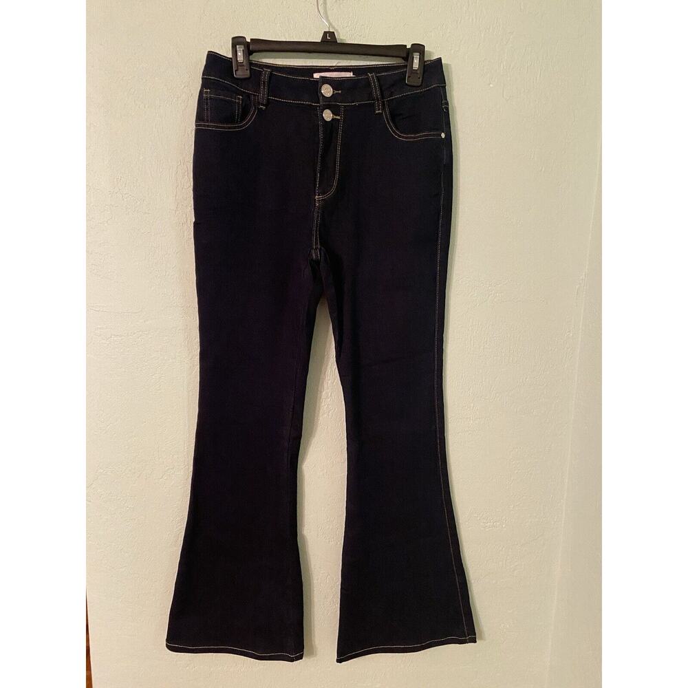 Vipones Women’s Slim Fitting Flair Jeans Size 8